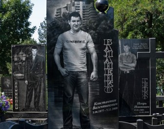 Obciachowe nagrobki rosyjskich gangsterów